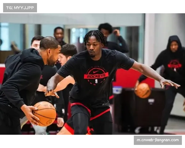 申京低位单打成功率超七成 火箭内线进攻体系围绕中轴展开